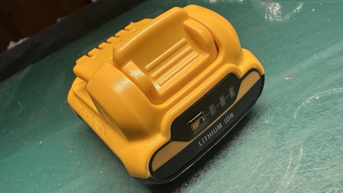 BATERIJA DEWALT 12V 3.0AH SA LED POKAZIVAČEM